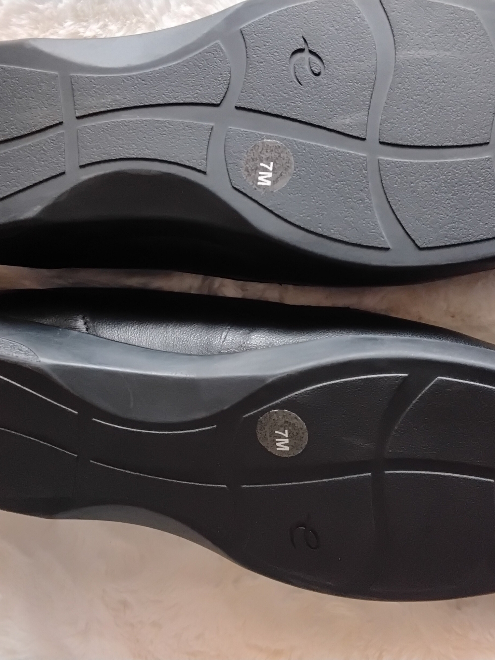 Easy Spirit Black Slip-On Comfort Loafers - Picture 3 of 3